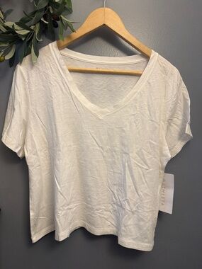 Athleta White V-Neck Short Sleeve Tee